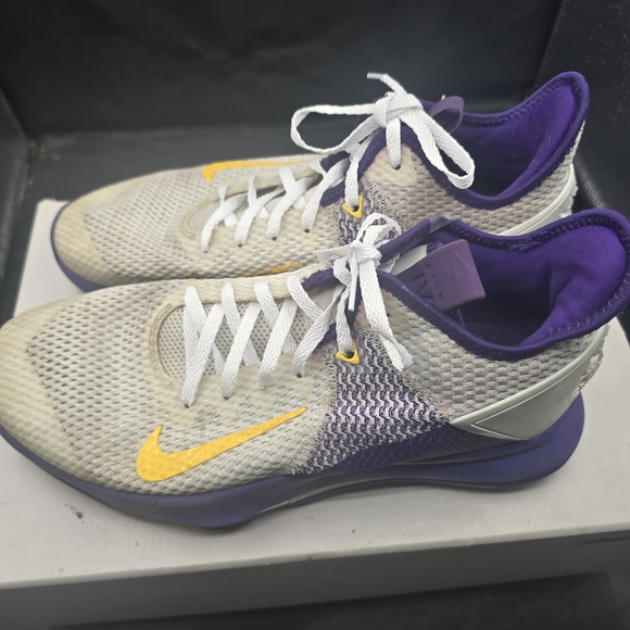 Nike Men's White and Purple Athletic Shoes - Picture 1 of 7